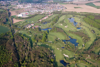 Soufflenheim , Golfclub Soufflenheim Baden-Baden im Bundesland Bas-Rhin, Frankreich vom Flugzeug aus