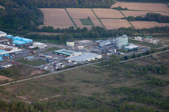 Drohnenaufname von Drusenheim im Bundesland Bas-Rhin, Frankreich