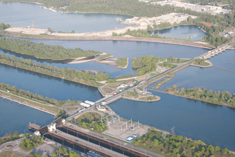 Gambsheim im Bundesland Bas-Rhin, Frankreich von einer Drohne aus
