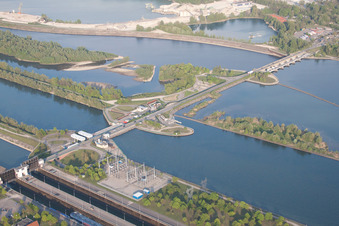 Gambsheim im Bundesland Bas-Rhin, Frankreich von der Drohne aus gesehen