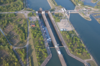 Luftbild von Gambsheim im Bundesland Bas-Rhin, Frankreich