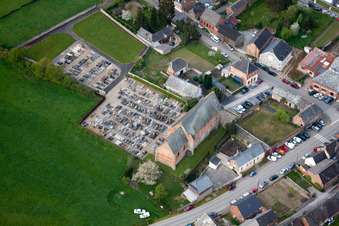 Schrägluftbild von Marly-Gomont im Bundesland Aisne, Frankreich