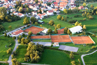 Tennisanlage im Ortsteil Maximiliansau in Wörth am Rhein im Bundesland Rheinland-Pfalz, Deutschland