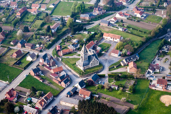 Kirchengebäude der Eglise de VENDHUILE in Vendhuile in Hauts-de-France im Bundesland Aisne, Frankreich