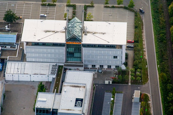 Gebäude der Niederlassung des Baumarktes der Hornbach Zentrale im Ortsteil Industriegebiet Bornheim in Bornheim im Ortsteil Dreihof im Bundesland Rheinland-Pfalz, Deutschland