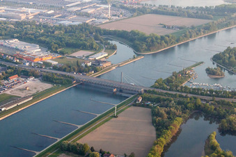 Rheinbrücke Maxau im Ortsteil Maximiliansau in Wörth am Rhein im Bundesland Rheinland-Pfalz, Deutschland