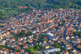 Luftbild von Kath. Kirche "St. Michael" in Ötigheim im Bundesland Baden-Württemberg, Deutschland