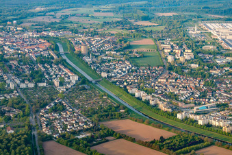 Bruferstraße und Murg im Ortsteil Rheinau in Rastatt im Bundesland Baden-Württemberg, Deutschland