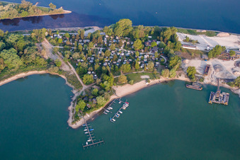 Wohnwagen und Zelte- Campingplatz - und Zeltplatz am Goldkanal in Steinmauern im Bundesland Baden-Württemberg, Deutschland