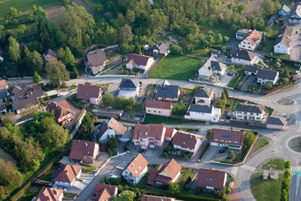 Mothern im Bundesland Bas-Rhin, Frankreich aus der Drohnenperspektive