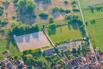 Luftbild von Sportplätze des SV 1950 Büchelberg e.V in Wörth am Rhein im Bundesland Rheinland-Pfalz, Deutschland
