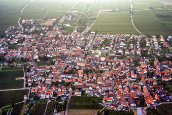 Luftaufnahme von Nußdorf von Osten in Landau in der Pfalz im Bundesland Rheinland-Pfalz, Deutschland