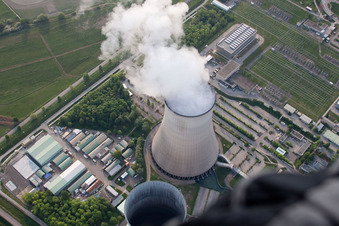 Philippsburg im Bundesland Baden-Württemberg, Deutschland aus der Vogelperspektive