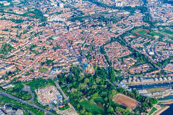 Maximilianstraße in der Altstadt vom Dom bis zum Altpörtel in Speyer im Bundesland Rheinland-Pfalz, Deutschland