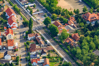 Bahnübergang Bahnhofstr in Jockgrim im Bundesland Rheinland-Pfalz, Deutschland