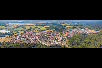 Panorama der Stadt von Norden in Jockgrim im Bundesland Rheinland-Pfalz, Deutschland