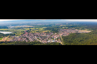 Luftbild von Panorama der Stadt von Norden in Jockgrim im Bundesland Rheinland-Pfalz, Deutschland