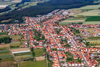 Gartenstraße und Luitpoldstr in Hatzenbühl im Bundesland Rheinland-Pfalz, Deutschland