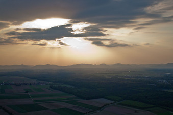 Ortsteil Hayna in Herxheim bei Landau im Bundesland Rheinland-Pfalz, Deutschland aus der Drohnenperspektive