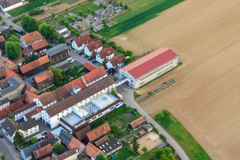 Friedhofstr im Ortsteil Hayna in Herxheim bei Landau im Bundesland Rheinland-Pfalz, Deutschland