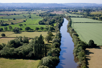 Luftaufnahme von River Severn near Sandhurst in Ashleworth im Bundesland England, Großbritanien