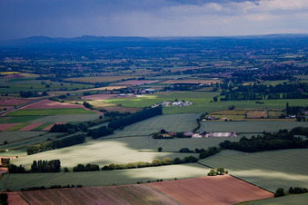 Kurz vor dem Regen wieder am Camp in Severn Stoke im Bundesland England, Großbritanien