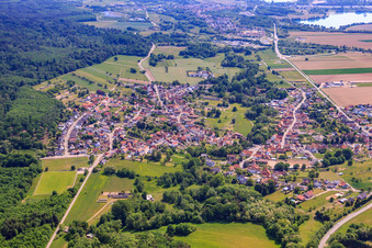 Dorfansicht aus Westen in Scheibenhardt im Bundesland Rheinland-Pfalz, Deutschland