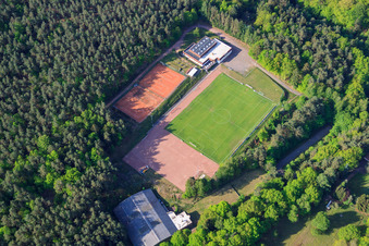 Luftbild von Eppenbrunn, Sportplatz im Bundesland Rheinland-Pfalz, Deutschland