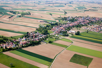 Niederlauterbach (Elsaß) im Bundesland Bas-Rhin, Frankreich von einer Drohne aus