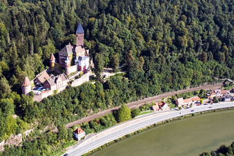 Schrägluftbild von Zwingenberg, Schloss im Bundesland Baden-Württemberg, Deutschland