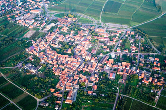Schweigen von Westen in Schweigen-Rechtenbach im Bundesland Rheinland-Pfalz, Deutschland