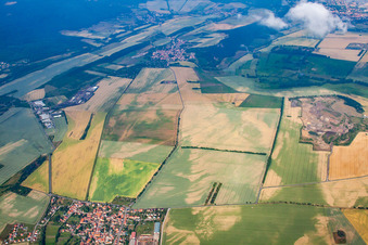 Luftaufnahme von Durch Bodenerosion und Wasser geprägte Strukturen auf landwirtschaftlichen Feldern in Thale im Ortsteil Warnstedt im Bundesland Sachsen-Anhalt, Deutschland