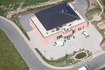 Gewerbegebiet Im Schwarzenbusch im Ortsteil Pfaffenrot in Marxzell im Bundesland Baden-Württemberg, Deutschland vom Flugzeug aus