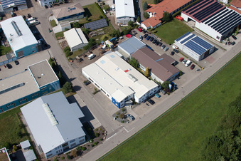 Gewerbegebiet Im Schwarzenbusch im Ortsteil Pfaffenrot in Marxzell im Bundesland Baden-Württemberg, Deutschland von der Drohne aus gesehen