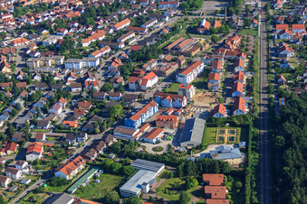 Ludoviciring an der Bahnlinie in Jockgrim im Bundesland Rheinland-Pfalz, Deutschland