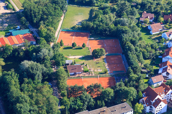 Tennisplätze des TC77 in Jockgrim im Bundesland Rheinland-Pfalz, Deutschland