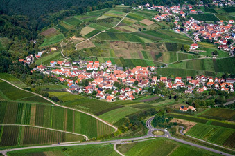 Gleishorbach von Südosten in Gleiszellen-Gleishorbach im Bundesland Rheinland-Pfalz, Deutschland