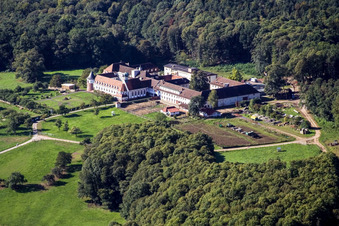 Gebäudekomplex des ehemaligen Klosters Liebfrauenkloster in Bad Bergzabern im Bundesland Rheinland-Pfalz, Deutschland