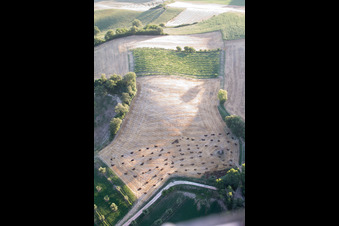 Isola di Fano im Bundesland The Marches, Italien aus der Drohnenperspektive