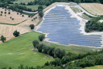 Cartoceto im Bundesland The Marches, Italien aus der Luft