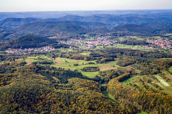 Dorfansicht im Ortsteil Gossersweiler in Gossersweiler-Stein im Bundesland Rheinland-Pfalz, Deutschland