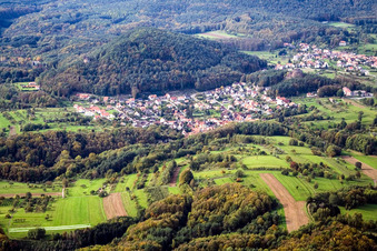 Stein von Osten in Gossersweiler-Stein im Bundesland Rheinland-Pfalz, Deutschland