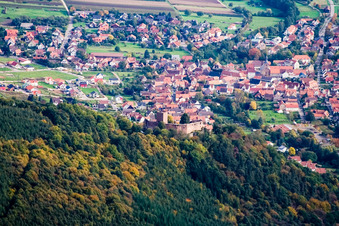 Luftaufnahme von Ruine Landeck in Klingenmünster im Bundesland Rheinland-Pfalz, Deutschland