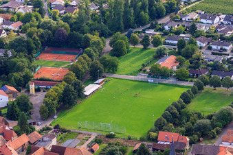Luftaufnahme von Fussballplatz Mörzheim in Landau in der Pfalz im Bundesland Rheinland-Pfalz, Deutschland