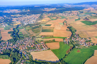 Orsansicht im Eisbachtal von Osten in Ebertsheim im Bundesland Rheinland-Pfalz, Deutschland