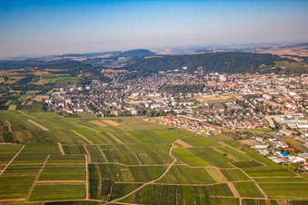 Ortsansicht der Straßen und Häuser der Wohngebiete in Bad Kreuznach im Ortsteil Planig im Bundesland Rheinland-Pfalz, Deutschland