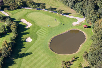 Schrägluftbild von Gelände des Golfplatz des Golf Club Schloss Miel im Ortsteil Miel in Swisttal im Bundesland Nordrhein-Westfalen, Deutschland