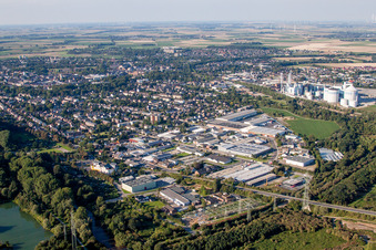 Industrie- und Gewerbegebiet Elisabethenstraße mit Boos Logistik GmbH in Jülich im Ortsteil Heckfeld im Bundesland Nordrhein-Westfalen, Deutschland