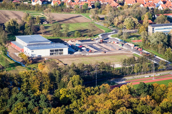 Bienwaldhalle in Kandel im Bundesland Rheinland-Pfalz, Deutschland vom Flugzeug aus