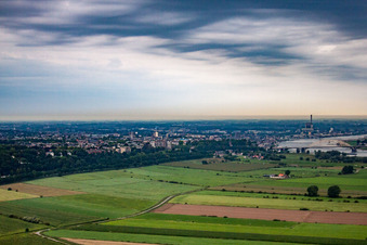 Schrägluftbild von Persingen im Bundesland Gelderland, Niederlande